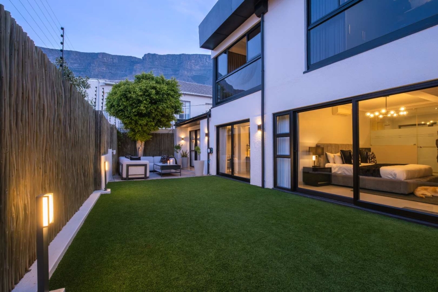 7 Bedroom Property for Sale in Oranjezicht Western Cape